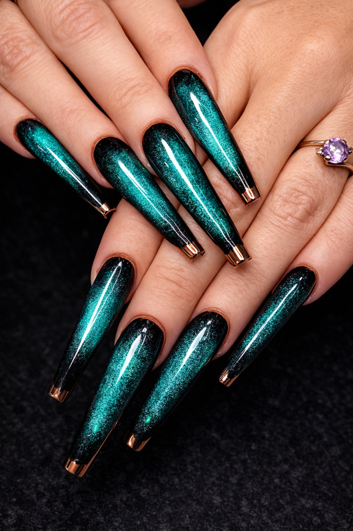 Emerald cat eye nails