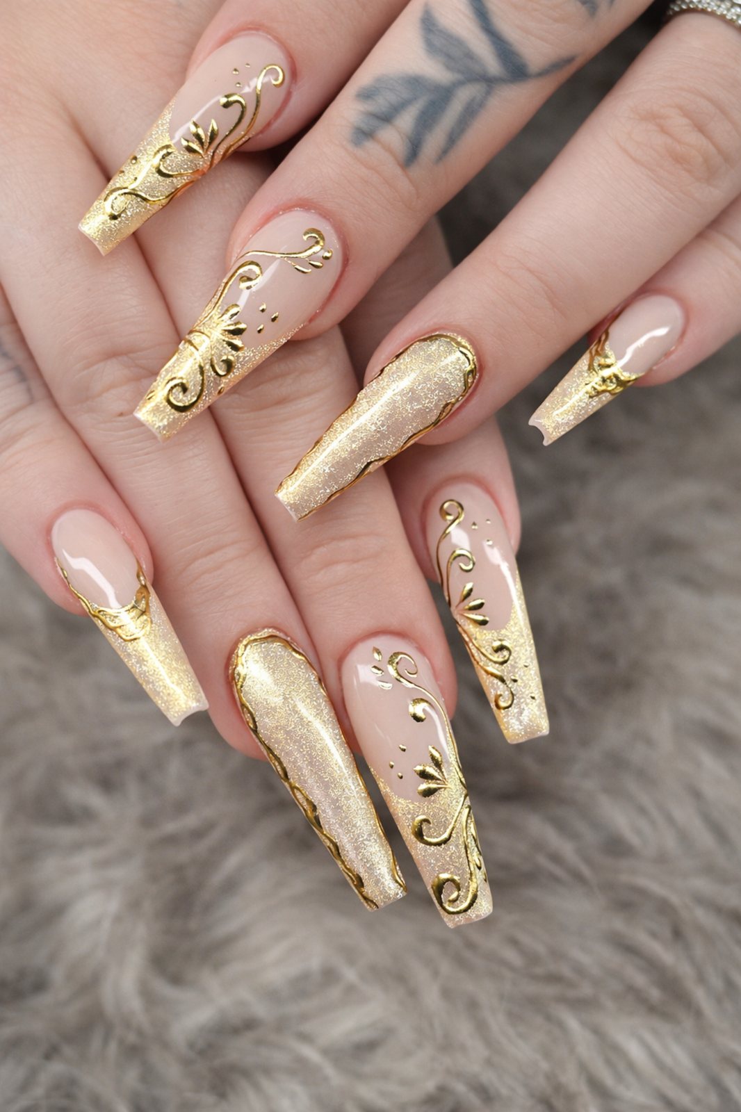 Gilded couture filigree nail inspiration
