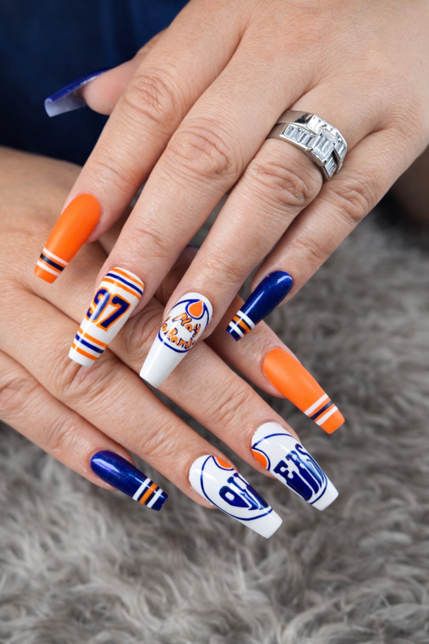 Oilers Graphic at Nails Theory Beauty